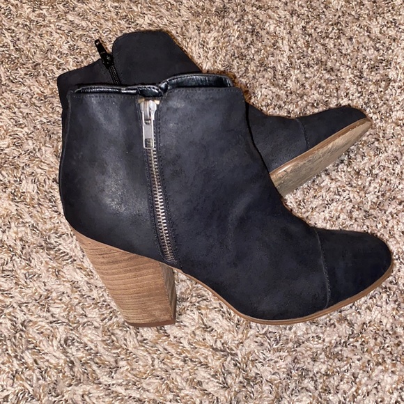 Boots - Picture 2 of 3